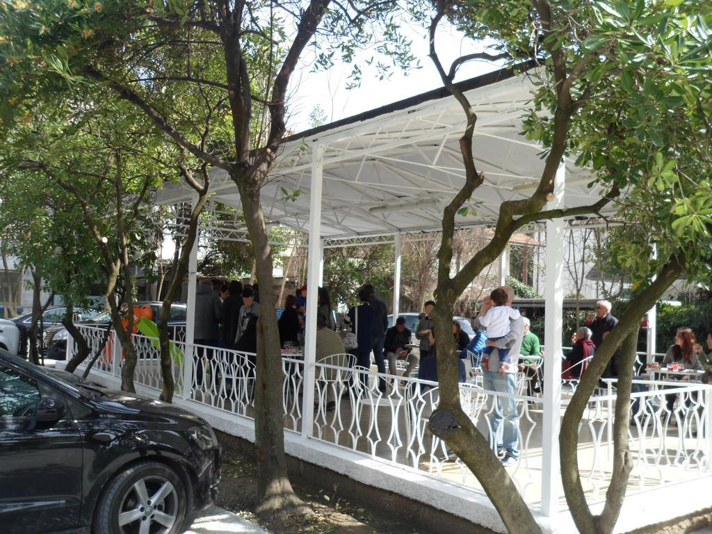 Hotel Zanarini Riccione Exterior foto