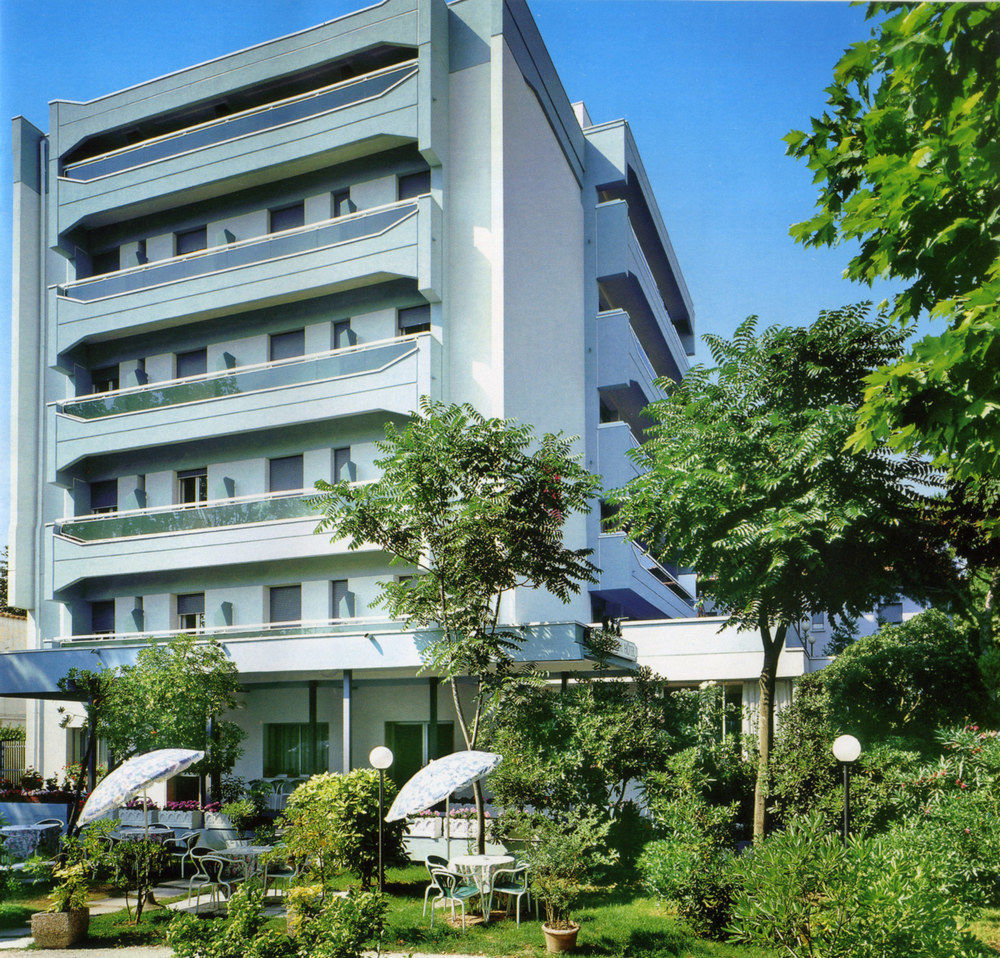 Hotel Zanarini Riccione Exterior foto