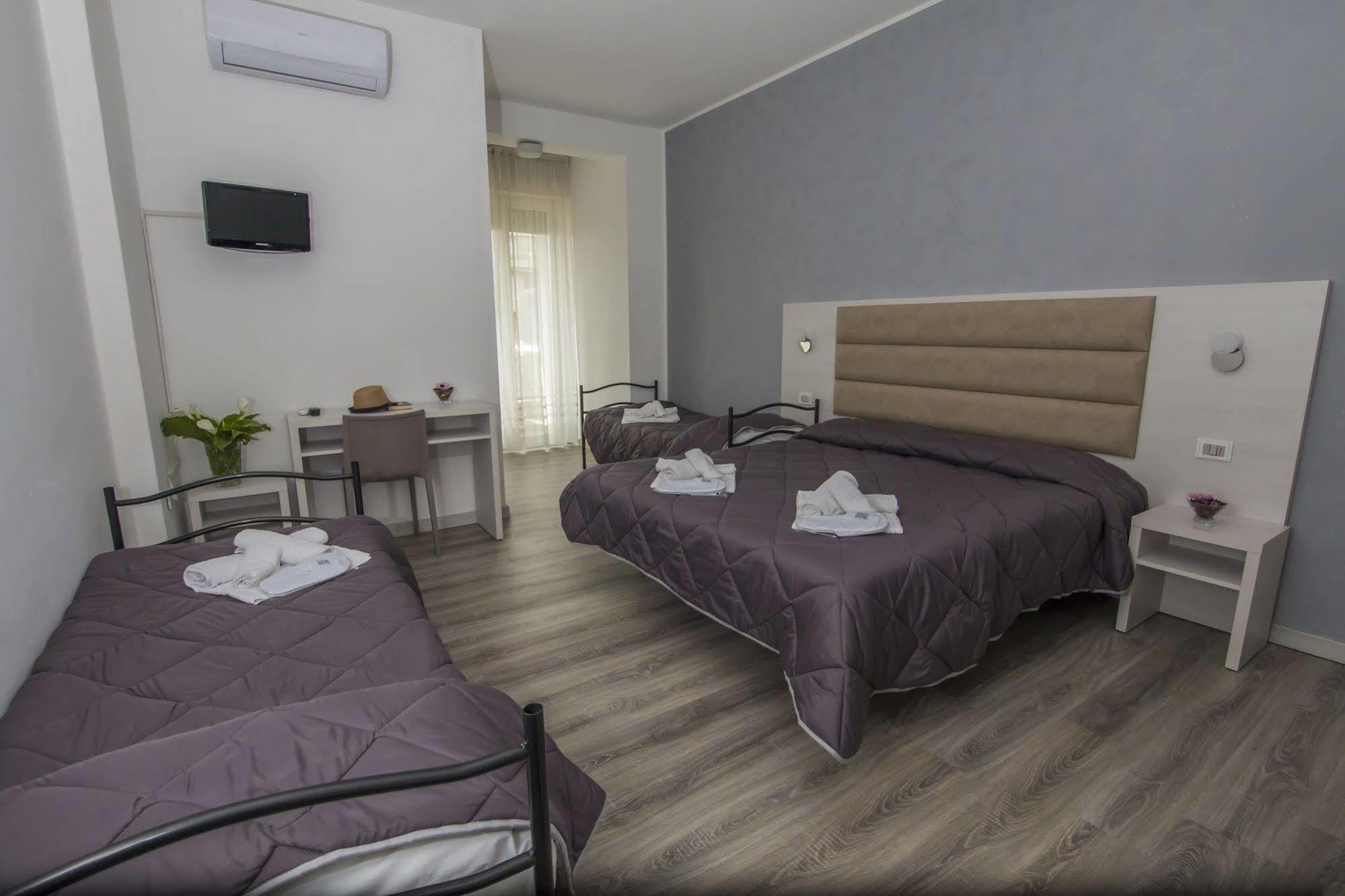 Hotel Zanarini Riccione Exterior foto