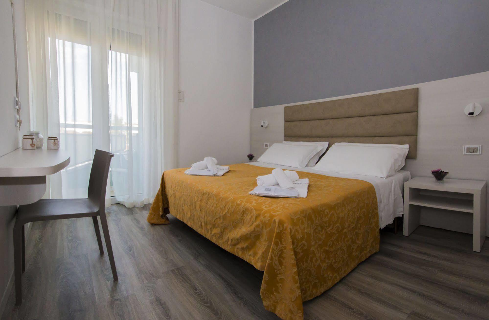 Hotel Zanarini Riccione Exterior foto